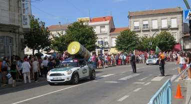Máxima expectación en Xinzo á espera de que pase a volta ciclista