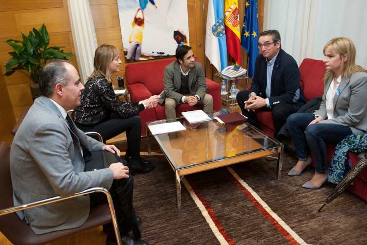 Gumersindo Lamas ,alcalde de Sarreaus, visitou a o Conxelleiro de Política Social