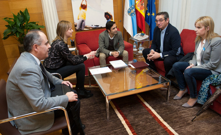 Gumersindo Lamas ,alcalde de Sarreaus, visitou a o Conxelleiro de Política Social