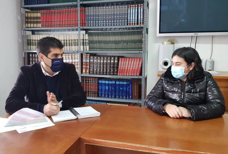 O delegado da Xunta mantivo unha reunión coa alcaldesa de Rairiz de Veiga