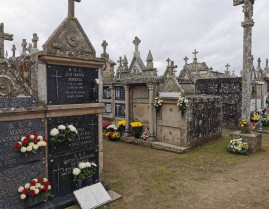 Día de visitas aos cemiterios