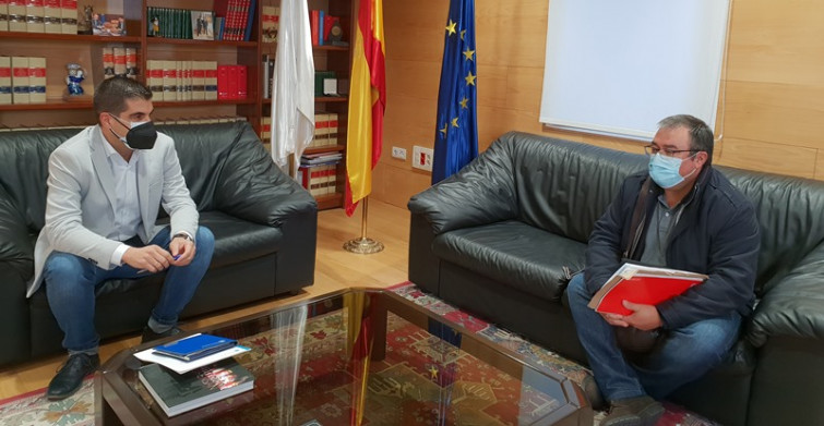 O DELEGADO TERRITORIAL DA XUNTA EN OURENSE REUNÍUSE CO ALCALDE DE SANDIÁS