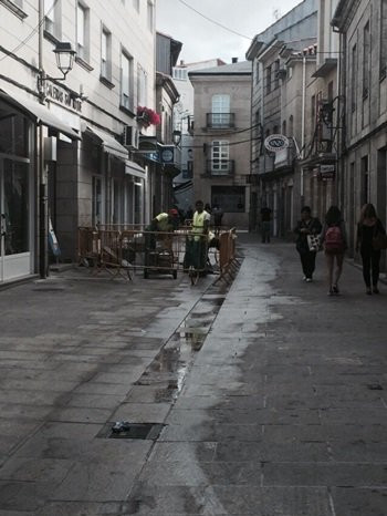 DIS QUE DIN …que os comerciantes da rúa S. Roque están que botan lume