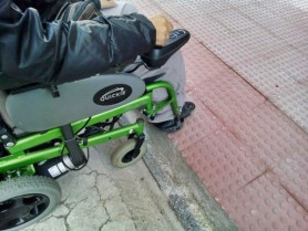 Xinzo acumula beirarrúas ás que non se pode acceder en cadeira de rodas