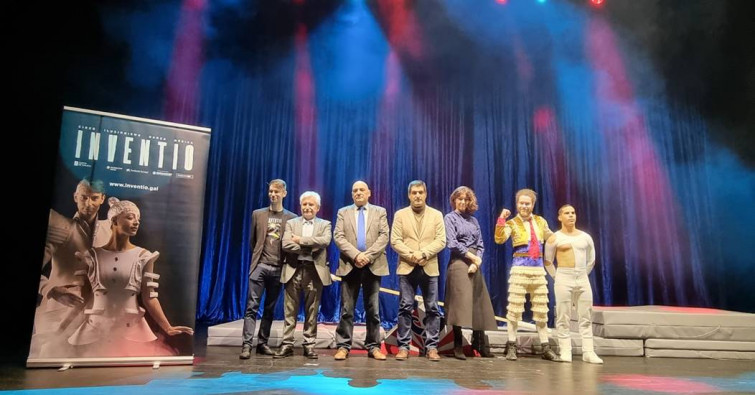 Presentado o espectáculo de circo, máxia e danza 