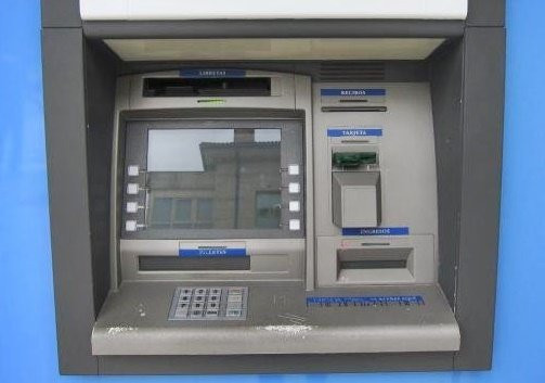 Veciños de Vilar de Barrio recollen sinaturas para pedir un caixeiro automático