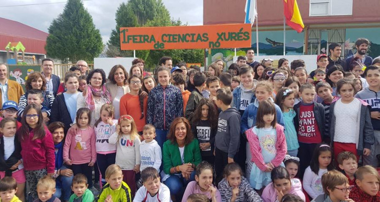 DÍAZ MOUTEIRA VISITOU A FEIRA CIENTÍFICA INFANTIL PROMOVIDA POLO ALUMNADO DO CEIP DO XURÉS, NO CONCELLO DE LOBIOS