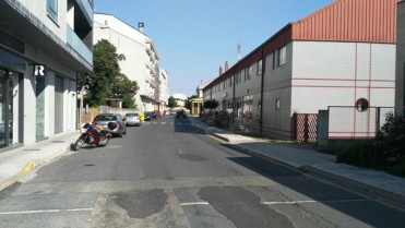 Os vehículos non poden estacionar na rúa Ladeira de Xinzo por mor das obras