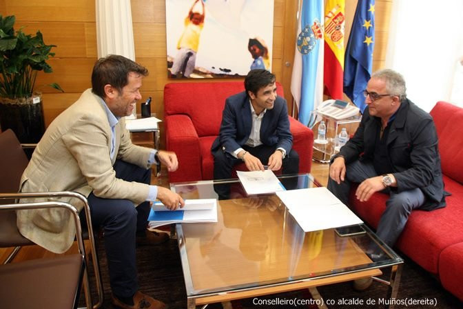 O conselleiro José Manuel Rey Varela entrevistouse esta mañá en San Caetano co rexedor Plácido Álvarez Dobaño, alcalde de Muiños