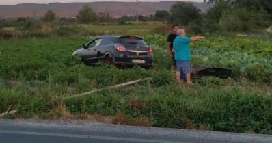 Un condutor dase á fuga tras sufrir un accidente en Piñeira Seca
