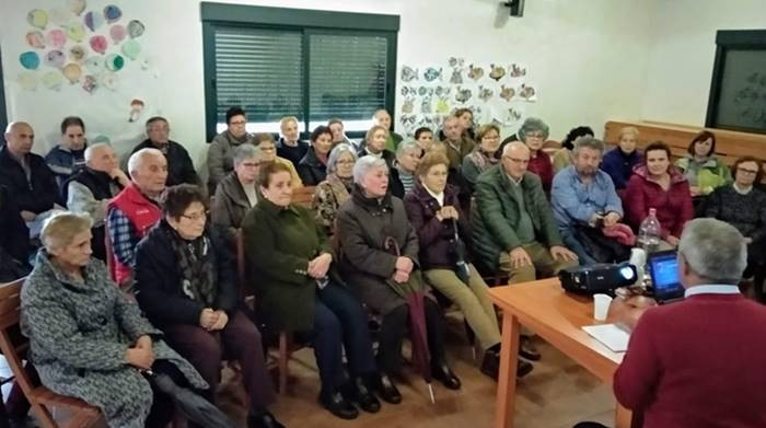 Os veciños e veciñas de Vilar de Barrio aprenden sobre o coronavirus