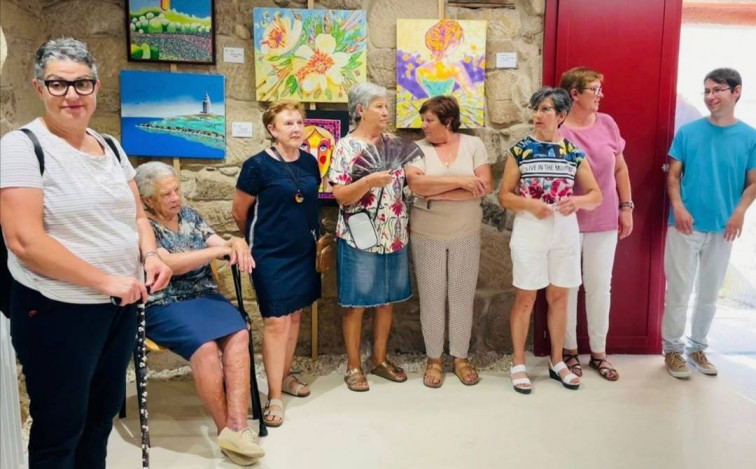 Veciños e veciñas de Sandiás amosan a súa arte na 3ª exposición de pintura, manualidades e restauración