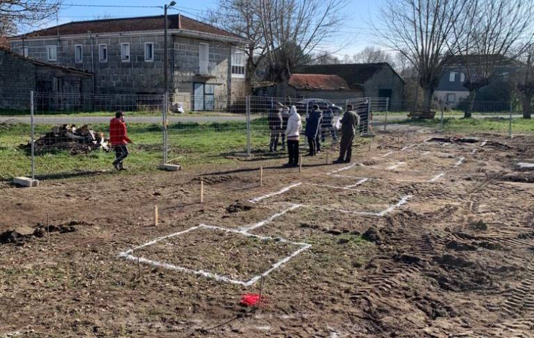Veciños da Sainza en Rairiz de Veiga, paralizan unha obra do Concello