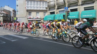 Ninguén quixo perder o paso da volta ciclista por Xinzo de Limia