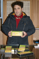Presentan un turrón artesán feito con mel da Baixa Limia