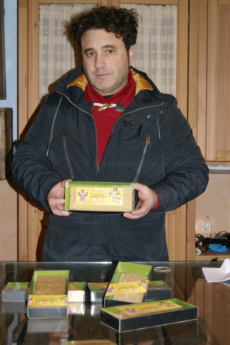 Presentan un turrón artesán feito con mel da Baixa Limia