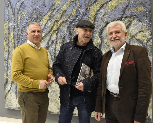Alexandro mostra a realidade das paisaxes asoladas polos incendios, no centro cultural “Marcos Valcárcel”