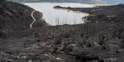 A veciñanza de Entrimo sen auga potable tras o incendio que calcinou 3.000 hectáreas