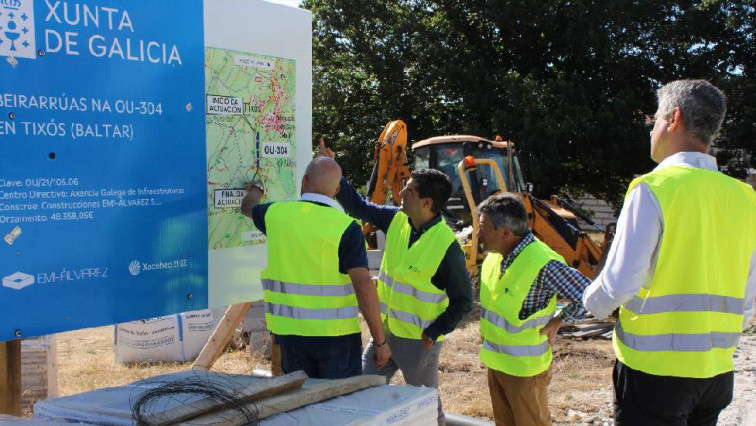 As obras da estrada de Tixós, Baltar, mellorarán o tránsito peonil