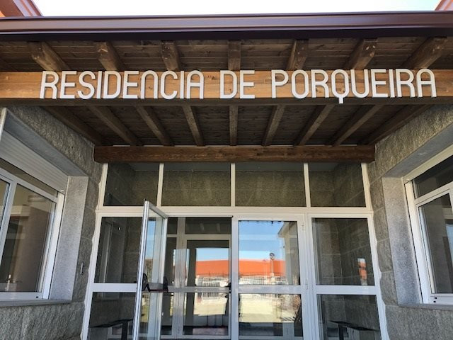 Porqueira parece un pobo pantasma. Así da gusto (Susana Vázquez)