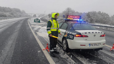 Tráfico alerta de nevadas por encima de los 600 metros en las carreteras de la montaña de Ourense