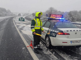 Tráfico alerta de nevadas por encima de los 600 metros en las carreteras de la montaña de Ourense