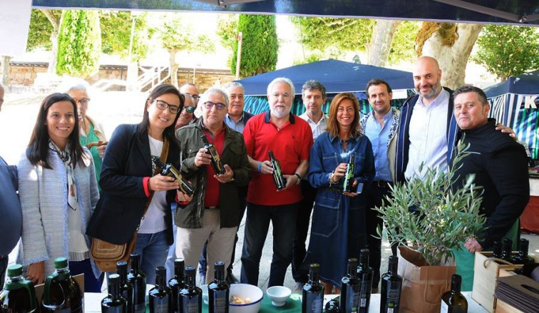 Inaugurada a feira de prodtos endóxenos en Bande