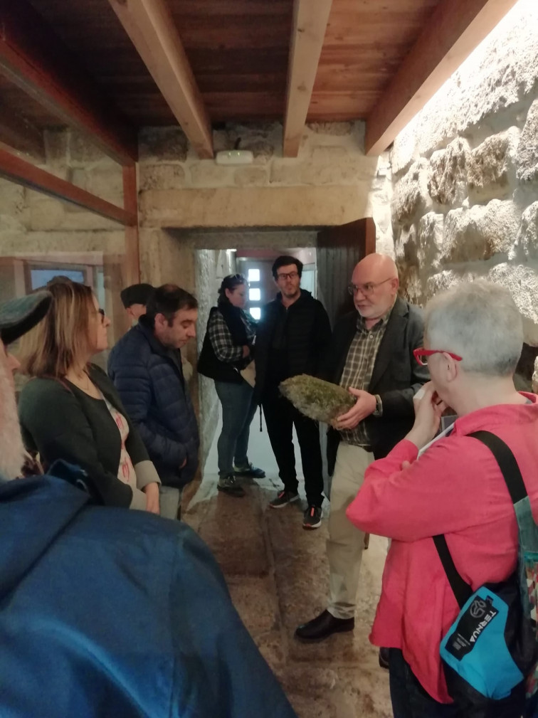 O curso da USC rematou cunha visita ao museo da Lagoa en Sandiás