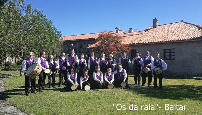 O grupo “Os da raia” de Baltar deron a alborada no día da patroa do pobo