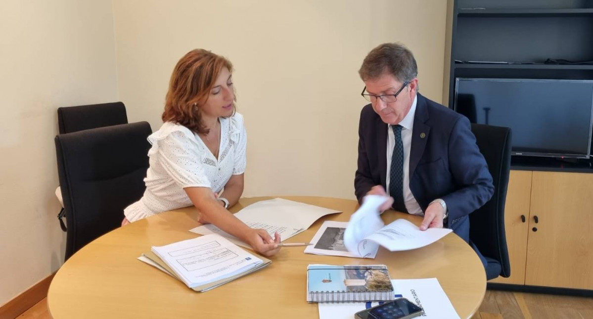 A Xunta estudará vías de colaboración co concello de Xinzo de Limia en materia de Urbanismo e solo industrial