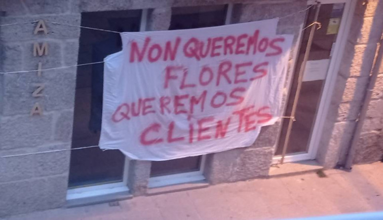 Pancarta aparecida na rúa S.Roque