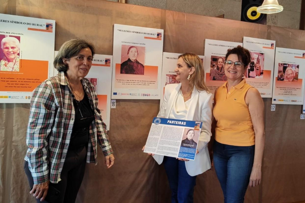 Foto 2 RosaT, Dolores F, y Lola R.