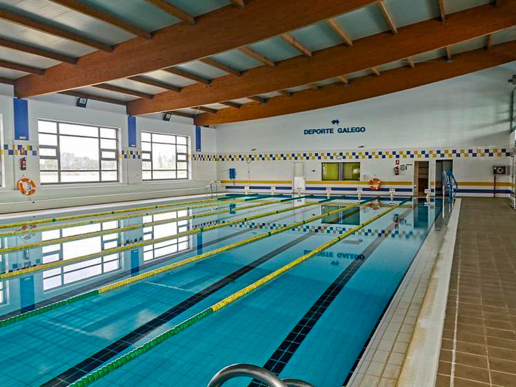 ​A piscina climatizada de Xinzo de Limia permanecerá aberta durante o mes de xullo