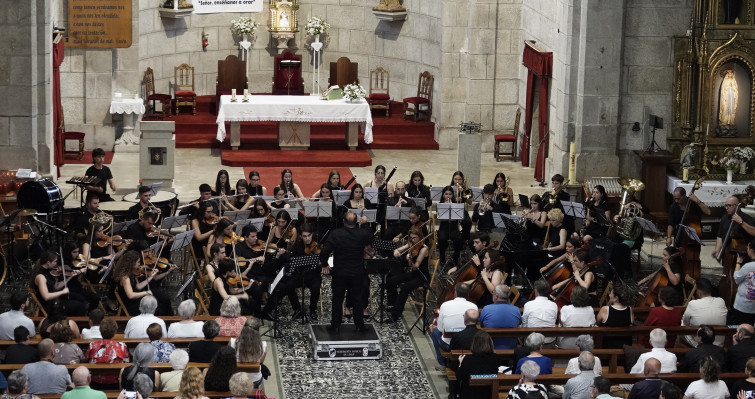 O Amor, da Xove Orquestra Ourensanía, namorou a todos os asistentes. (Galeria de Fotos)