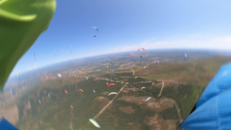 1º día de competición oficial no campionato de parapente
