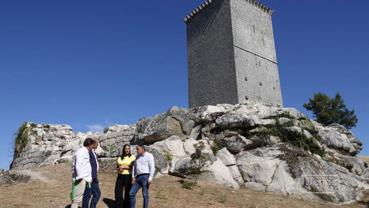 Os arredores da torre de Pena limpos de broza