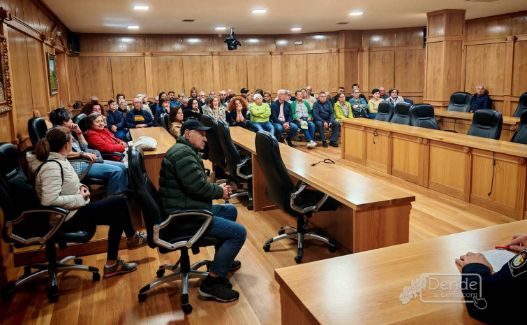 Satisfacción polas explicacións e expectación ante as solucións