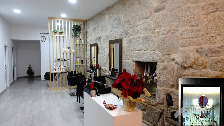 Festa de inauguración dun novo local de perruquería