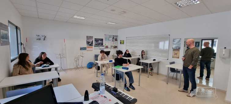 Especialidade de percusión, segunda planta e un auditorio