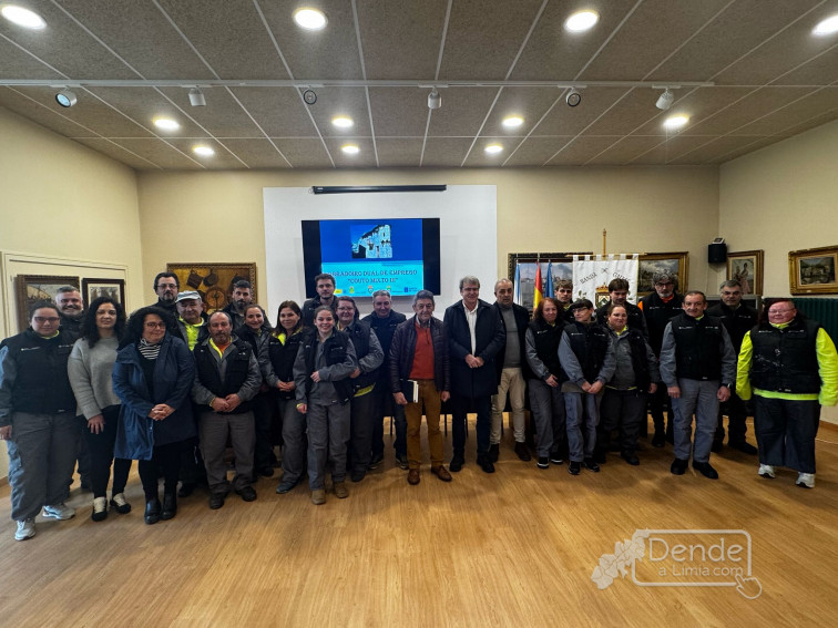Visita do delegado territorial da Xunta ao obradoiro dual 