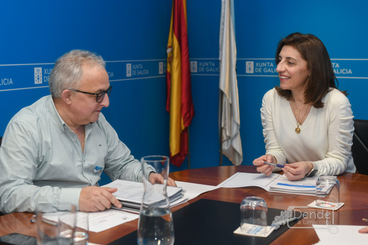 Ángeles Vázquez e o alcalde de Muiños avalían vías de colaboración para mellorar os servizos de saneamento e abastecemento de auga