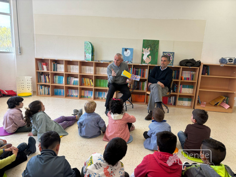 Os escritores Delfín e Antón visitan o CEIP Plurilingüe dos Blancos para fomentar a lectura e a escritura