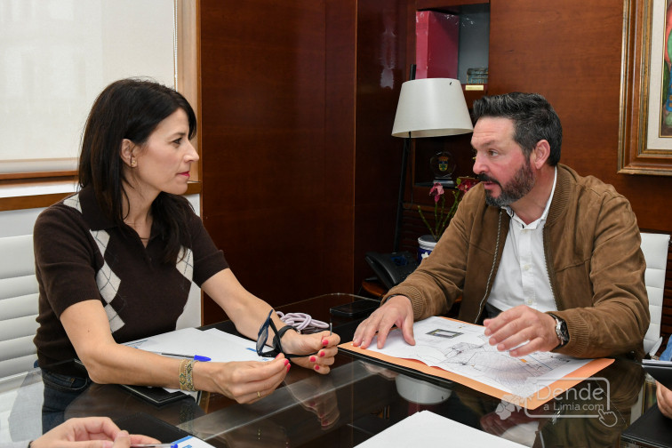 Encontro de traballo entre o alcalde Trasmiras e a Conselleira de Vivenda