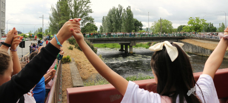 ​Máis de 750 escolares únense en Xinzo para celebrar o XIII Abrazo ao río Limia