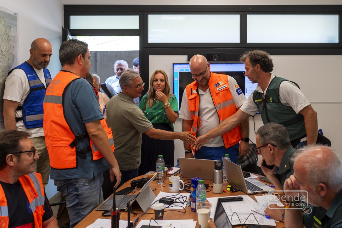 Luis Menor visita o Centro de Coordinación Operativa (CECOP) para comprobar a situación dos lumes na provincia e reafirma a “total disposición” dos medios da Deputación