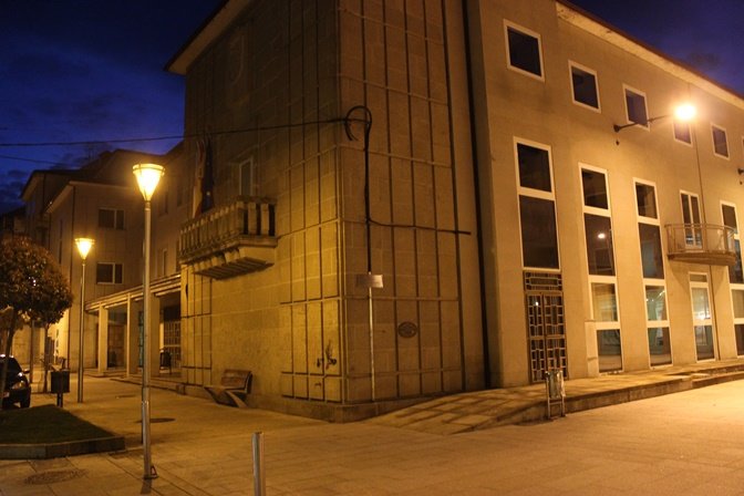 casa concello noite