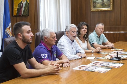 Rosendo Fernández na presentación da XXI edición da Festa dos callos limiaos de Lobios