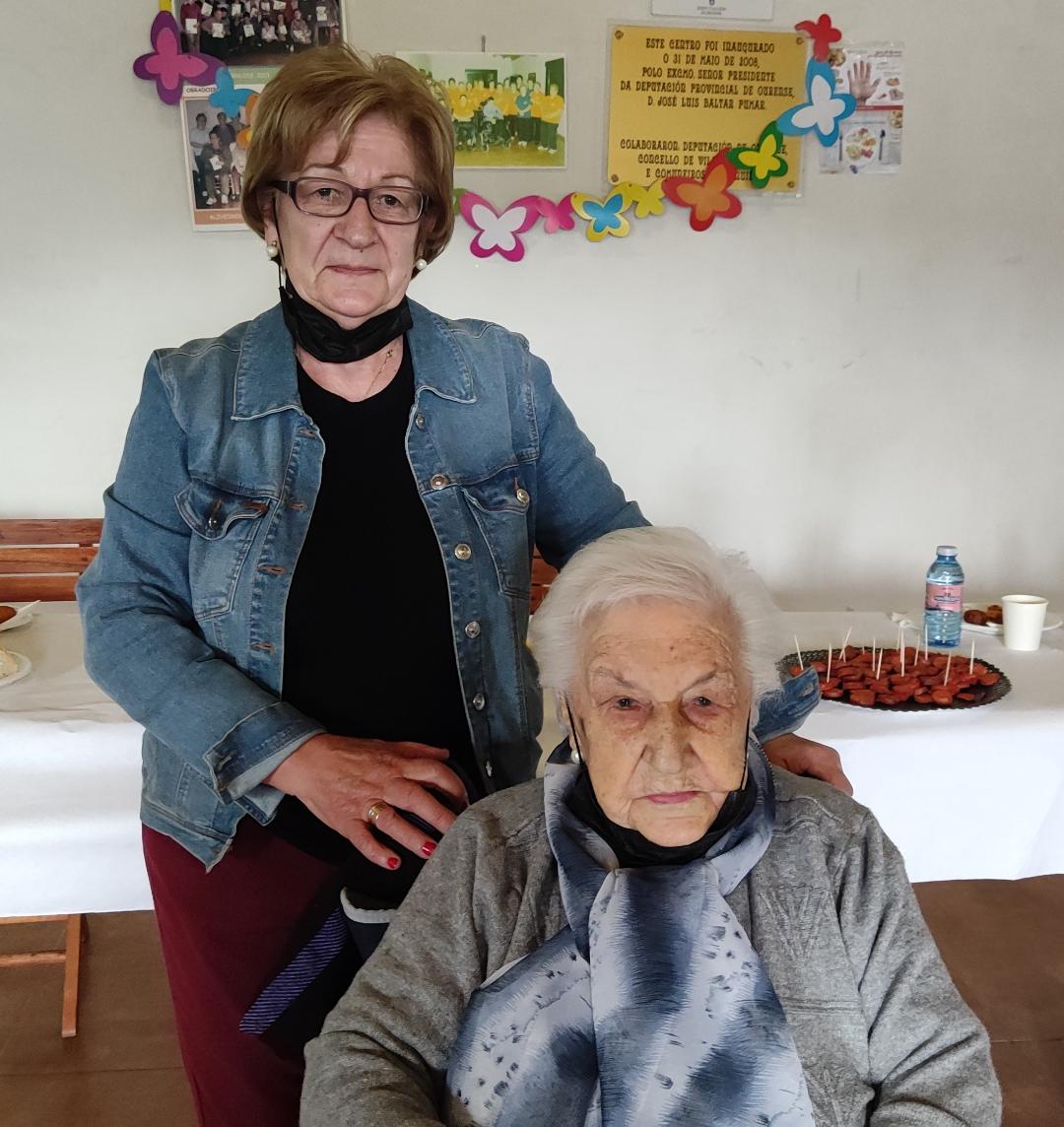 Rosa Garrido 99 años(homenajeada) y su hija ana