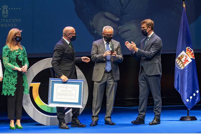 Ás - 18.00 horas: Premio Ourensanía 2021.- O presidente da Deputación de Ourense, Manuel Baltar, preside o acto de entrega do Premio Ourensanía 2021 ao presidente do Comité Olímpico Español, Alejandro Blanco Bravo, acompañado de Alberto Nuñez Feijoo (Presidente da Xunta de Galicia), Miguel Santalices Vieira (Presidente do Parlametno de Galicia) entre outras autoridades, familiares e amigos. Lugar: Teatro Principal de Ourense.