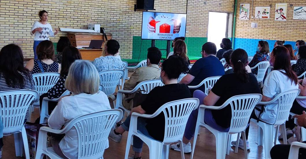 Charla sobre resolución de conflitos no ceip Rosalía de Castro (1)